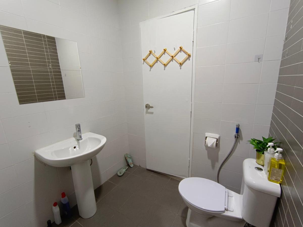 Mount Austin Ikea, Aeon 10mins -pool View- B122 * Johor Bahru
