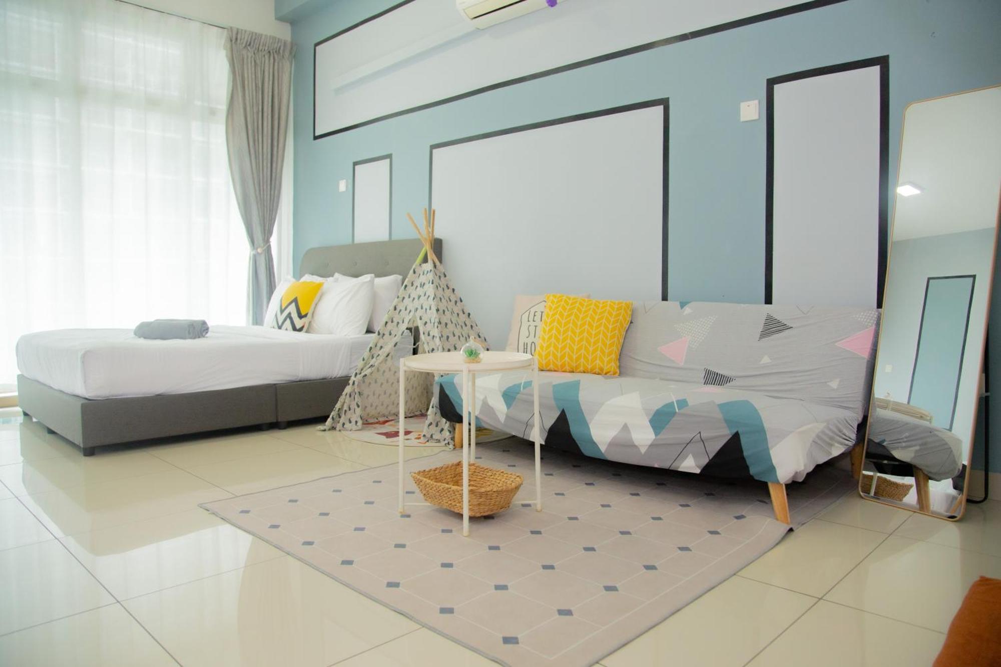 Mount Austin Ikea, Aeon 10mins -pool View- B122 Apartment